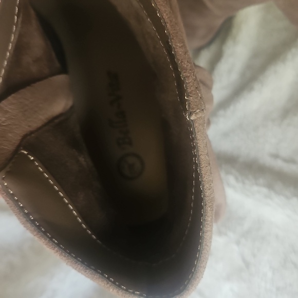 NOWT Bella Vita Tan Suede Ankle Booties - Picture 6 of 8
